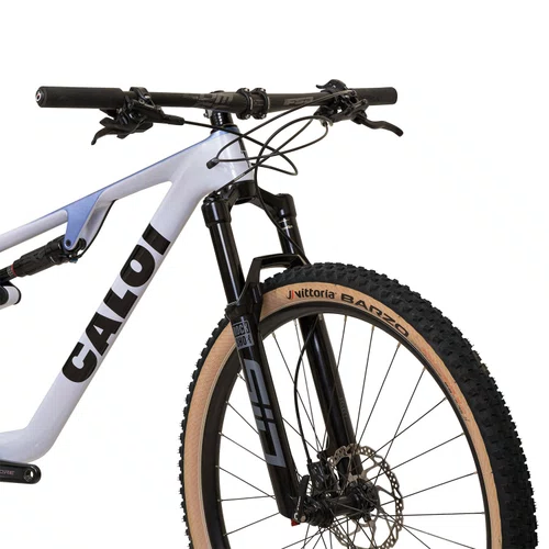 BICICLETA CALOI CARBON FS RACING DEORE DI2 BRANCA 2026