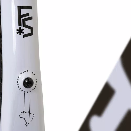 BICICLETA CALOI CARBON FS RACING DEORE DI2 BRANCA 2026