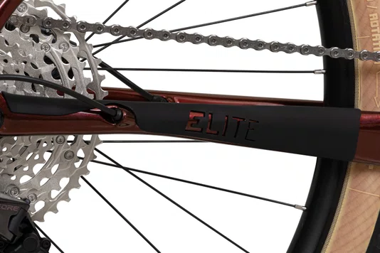 BICICLETA CALOI CARBON HT SPORT DEORE VERMELHA 2026