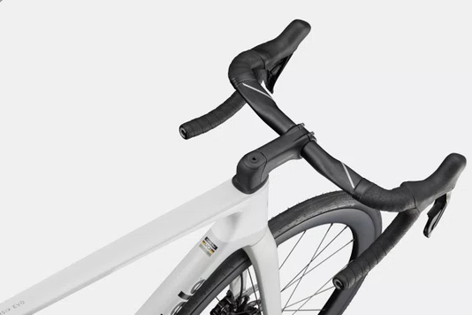 BICICLETA CANNONDALE SUPERSIX EVO 5 G5 105 DI2 BRANCA 2026
