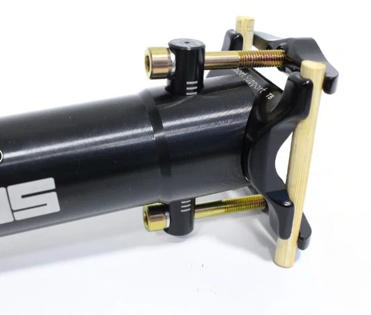 KIT 2 PARAFUSO TITANIO M5X51X0,8  P/CANOTE SELIM DOURADO