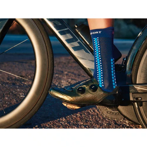 Meias Compressport Pro Racing v4.0 Para Bicicleta Azul