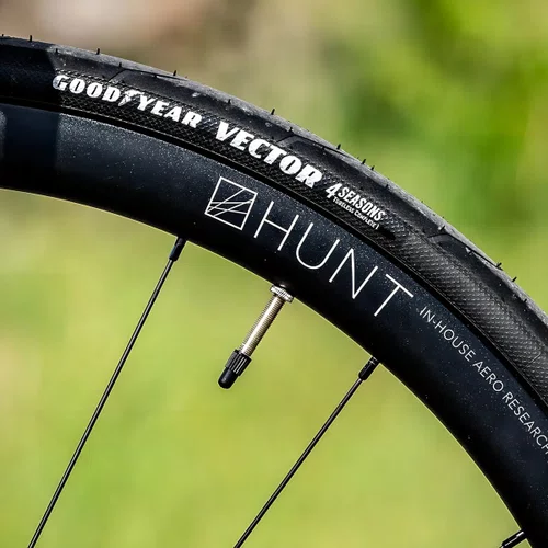 PNEU GOODYEAR VECTOR 4SEASONS TUBELESS COMPLETE 700x30